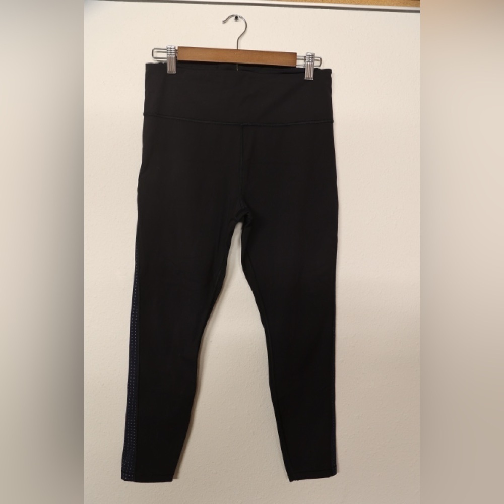 Athleta Ultimate 7/8 Tight Black Leggings Navy Reflective Dot Panels Size M